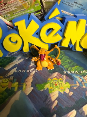 Charizard figure Pokemon like new