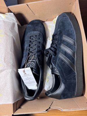 Adidas Gazelle men's sneaker new black size 45.5