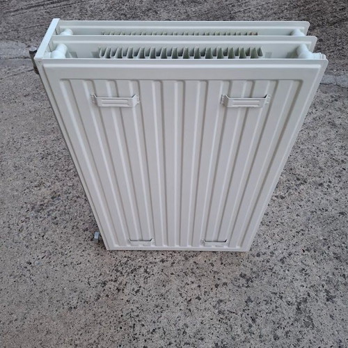 Radson Panel type heating radiator 33/900/600 like new, 2553 Kcal/h