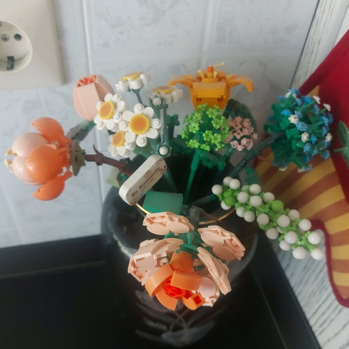 Plastic flowers from blocks like new, bouquet
