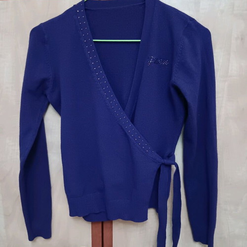 Purple sweater with rhinestones medium like new