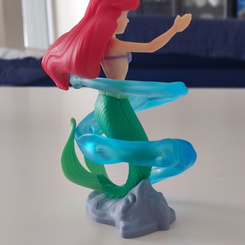 Disney Ariel Kinder figure with water effect base