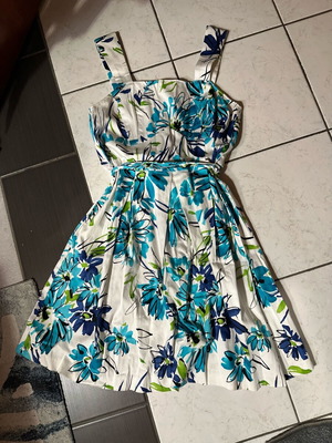 Floral fit and flare dress like new by Perceptions