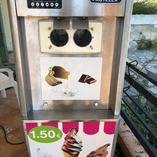 Soft ice cream machine used, good condition