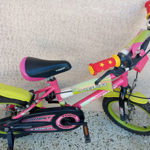 Children's bike 14" used, needs chain and new inner tubes