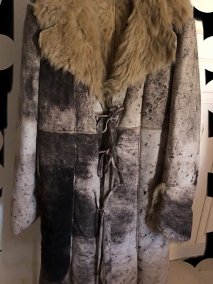 Italian coat like new, genuine leather with fur, size L brown