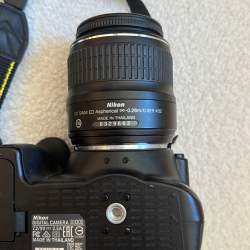 Nikon Digital Camera D3300 like new, charger missing