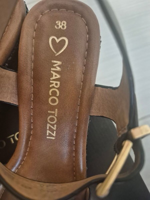 Marco Tozzi sandals platform size 38 like new, black