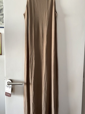 Zara dress new, size S, light brown with slight pull