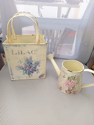 Metal flower pots used with minor wear