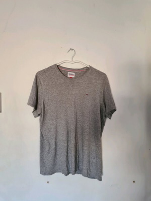 Tommy Hilfiger Tee γκρι μέγεθος L σαν καινούργιο