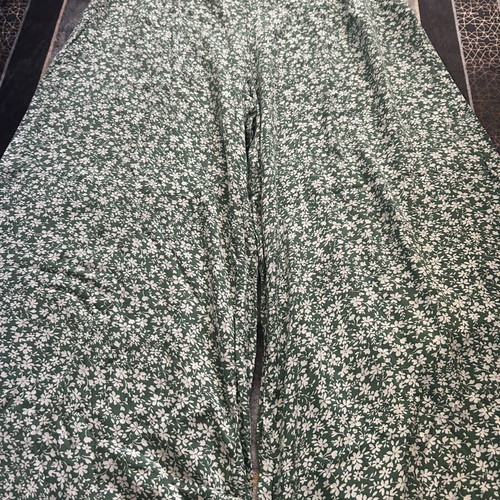 Women's pants like new, size M, white and green