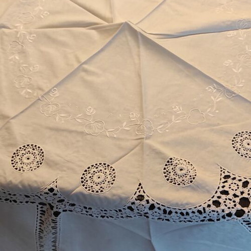 White Rotonda tablecloth 172 cm diameter with handmade crochet details new