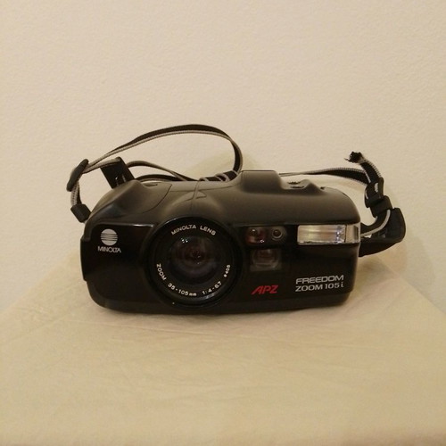 Minolta Freedom Zoom 105i camera used