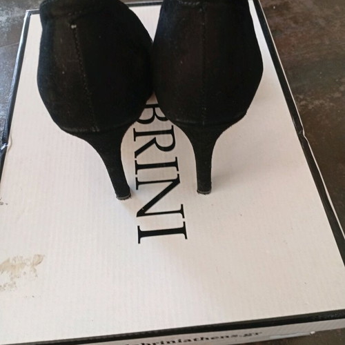 Black pumps used size 34