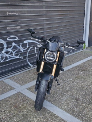 Honda CB650R 2023 sport motorcycle, black, 12,300 km