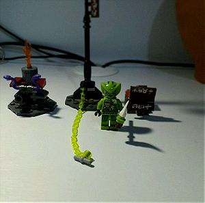 Lego ninjako φιγουρα και αξεσουαρ