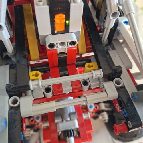 Lego Technic 9398 Crawler collectible set 2012 like new