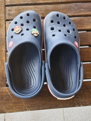 Crocs Classic Clog blue with Mario and Luigi pins used, size 30-31