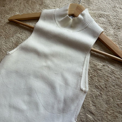 Bershka white mini dress with diamond -  10,00 - Vendora.cy