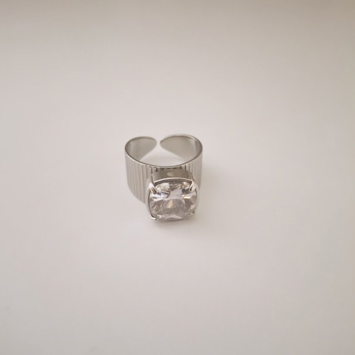 Steel silver chevalier ring with adjustable transparent square stone, like new