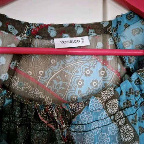 Yessica tunic blouse like new, printed, size M