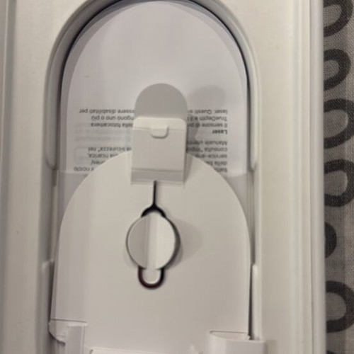 iPhone 16 Pro Max 256 GB silver with charger and case