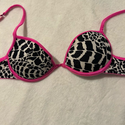 Med women's bra like new with fuchsia straps size 75B