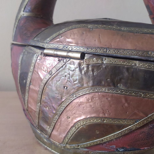 Antique decorative duck with storage used