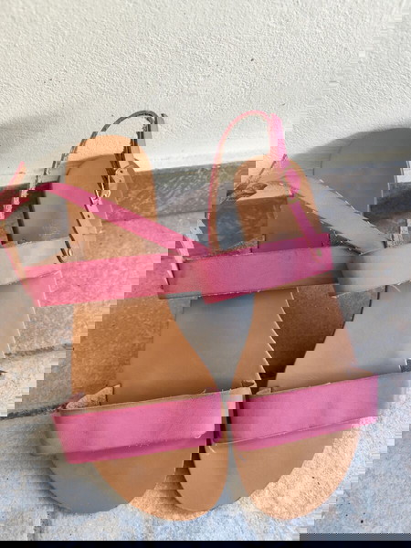 Πέδιλα ν38