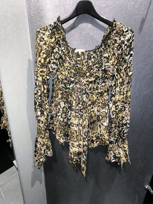 Boho Floral Top like new, beige multicolor with flared sleeves