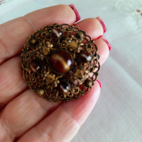 Vintage Baroque brooch used with brown stones and filigree detail