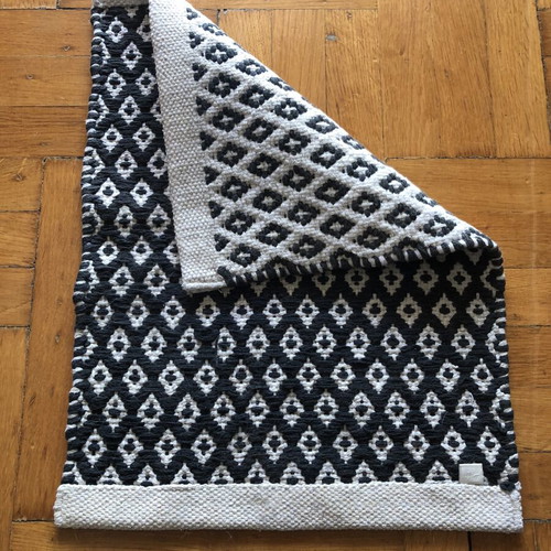 Double-Sided Rug black and white cotton Moroccan style like new