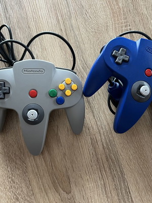 Χειριστήρια Nintendo 64 σαν καινούργια, ζευγάρι με σφιχτό μοχλό
