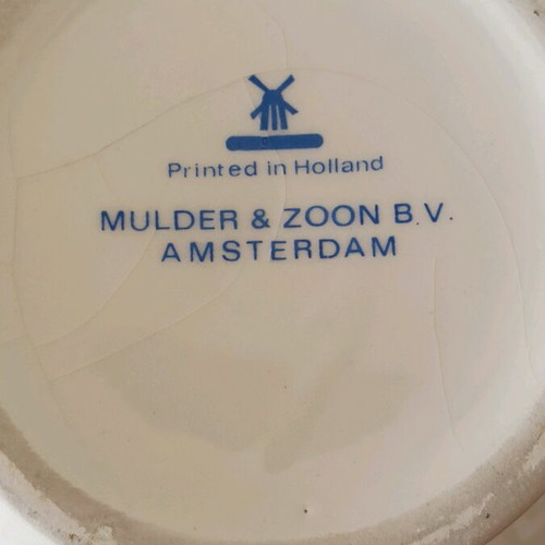 Mulder & Zoon B.V. vase used, porcelain with gold details