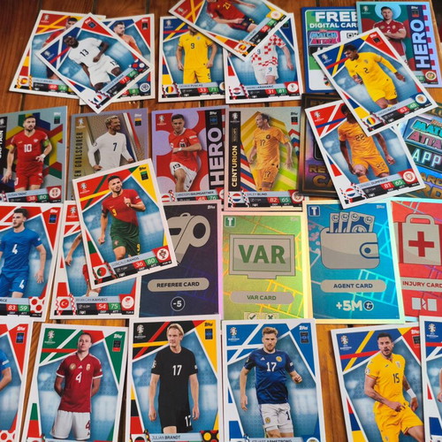 Football cards like new, pack of 35 pieces