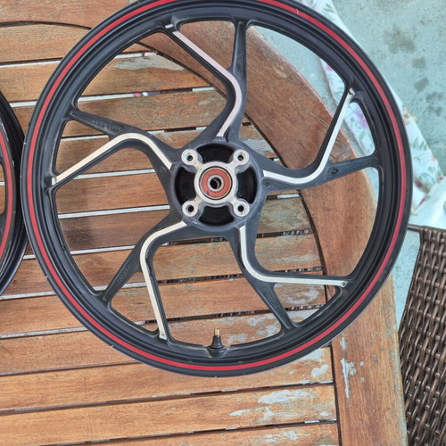 Daytona Velos motorcycle wheels used, with or without front disc
