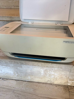 HP multifunction device like new with scanner and printer