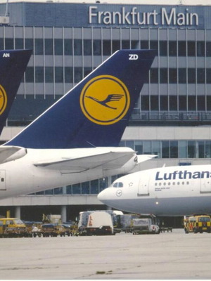 Lufthansa fleet photo at Frankfurt airport like new