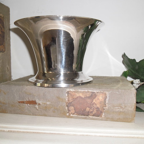 Silver-plated cachepot used, height 10cm, diameter 15cm