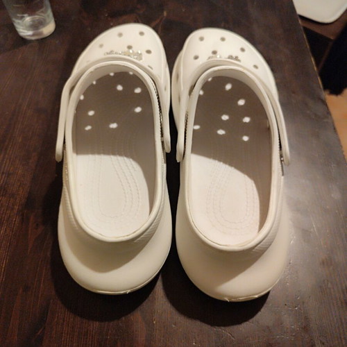 Migato Crocs Size 41 Like New, Fit Size 40, White