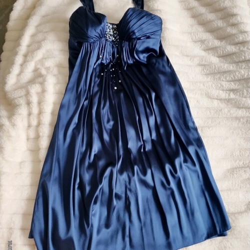 Cocktail dress like new with appliqué pearls blue size M