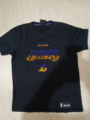 Hugo Boss T shirt medium NBA Lakers used