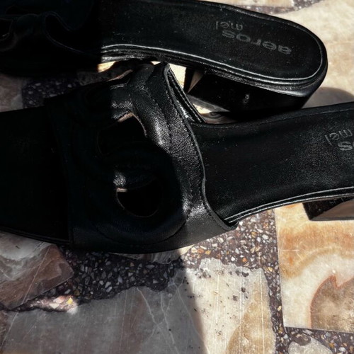 Women's sandals with low heel size 38 black like new
