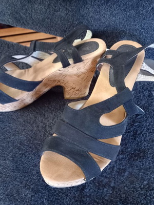 JFLOWERS women's sandals used, black suede, size 38, high heels