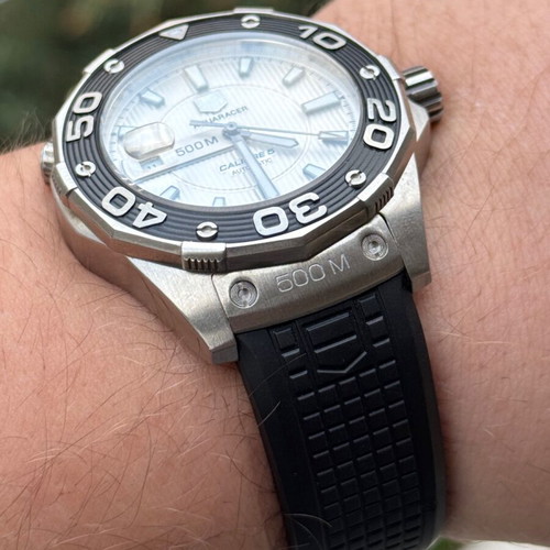 Tag Heuer Aquaracer Calibre 5 like new with rubber strap