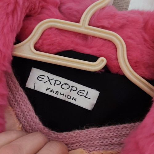 Natural fuchsia fur in excellent condition