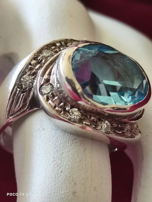 Silver 925 ring with blue topaz, like new