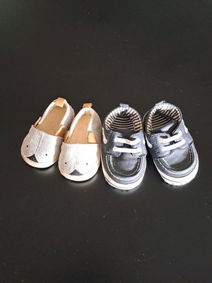 Baby shoes used, pack of 2 pairs