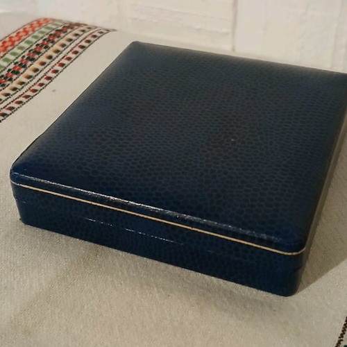 Customs commemorative 8cm used, in luxury case